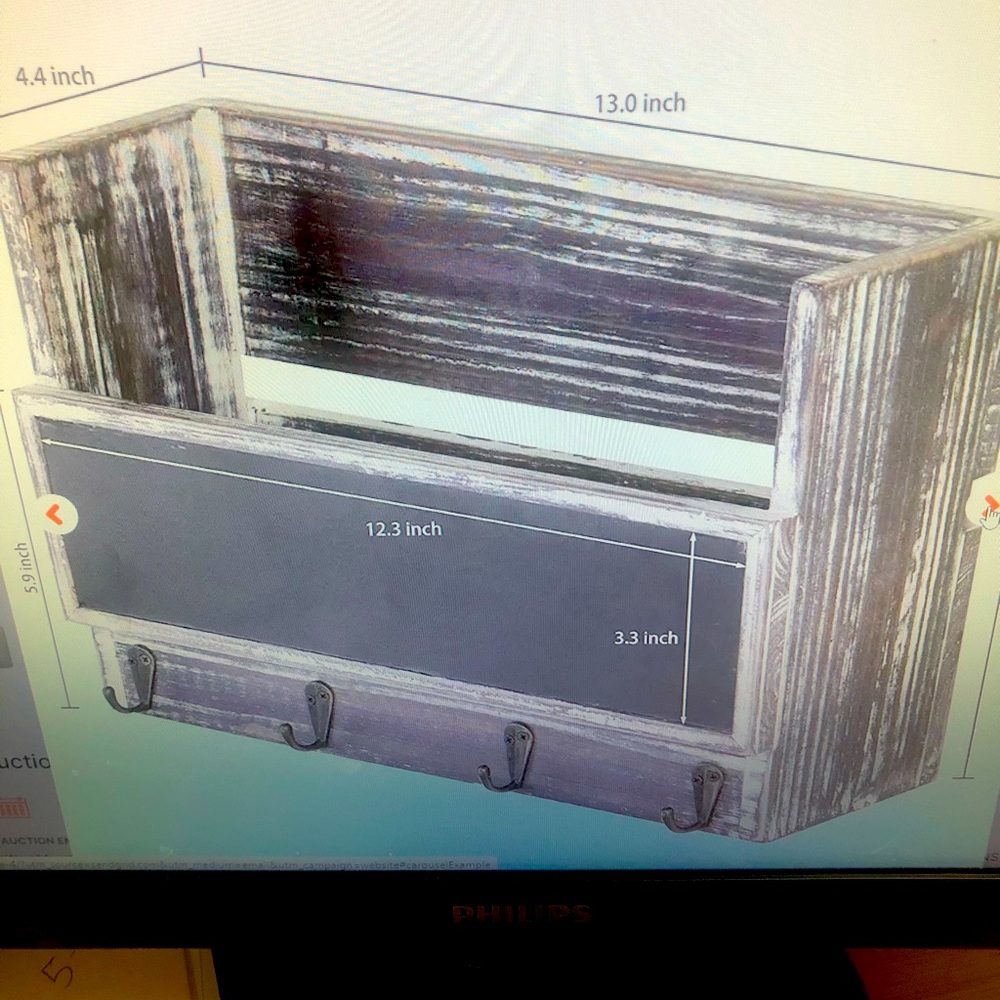Mail holder organizer with key hooks new in box includes chalk